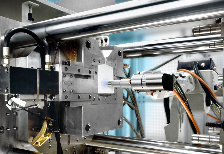 Openair® plasma pretreatment in 2-component injection molding